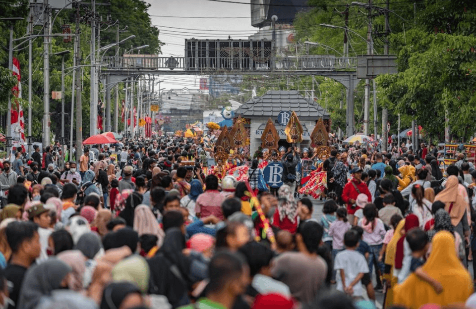 Perbedaan individu dan masyarakat